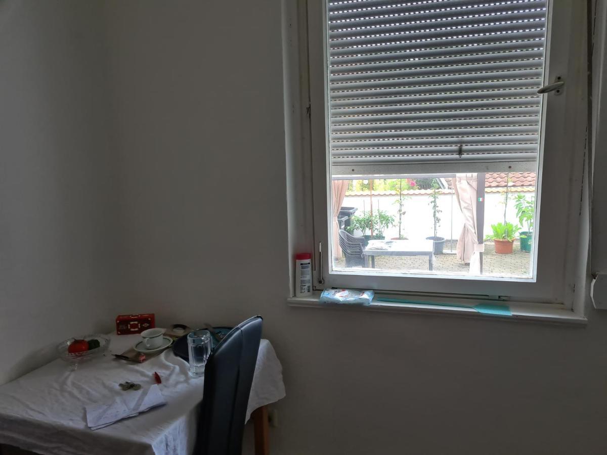 Charmantes Helles Zimmer Zentrumnah Und Naturnah Goeppingen Exterior photo